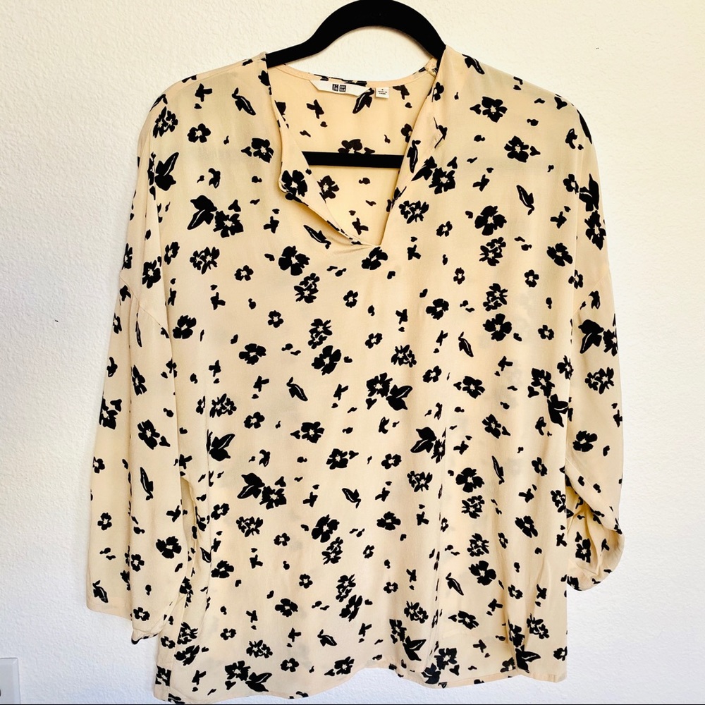 Uniqlo Cream Blouse with Floral Pattern (like NEW)